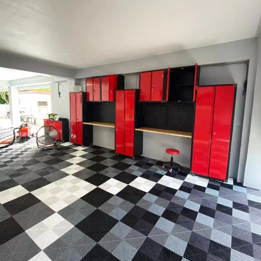 Garage rouge et noir DRVN